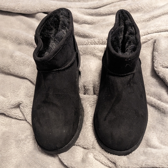 Brand New Juicy Couture Boots - Picture 4 of 5